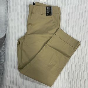New York & Company Crop Pant Straight Leg. Size 4 Tall Women’s.